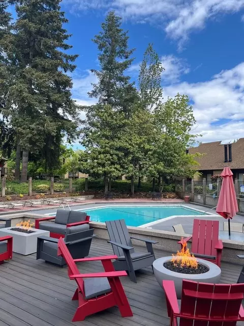 1800 Cal Young Rd, Eugene, OR 97401