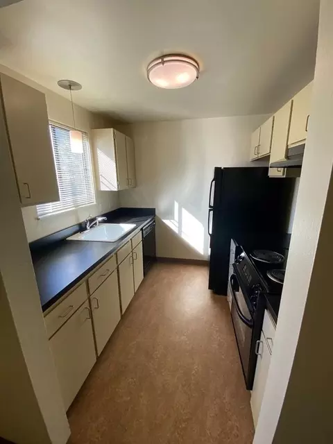 1800 Cal Young Rd, Eugene, OR 97401 photo 2