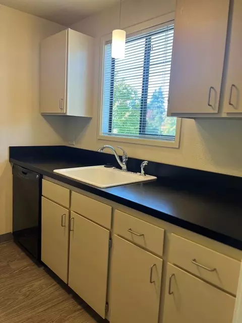 1800 Cal Young Rd, Eugene, OR 97401 photo 8