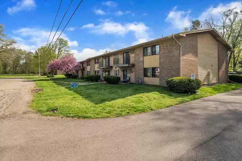 624 Spruce St, Olivet, MI 49076