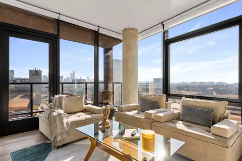 W Van Buren St, Chicago, IL 60605