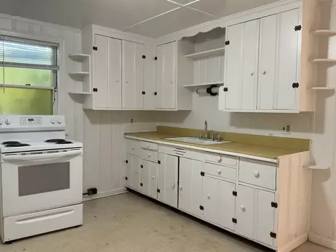 118 College Pl, Ypsilanti, MI 48197