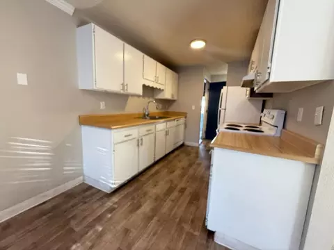 12550 SE Powell Blvd, Portland, OR 97236