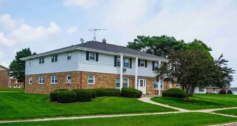 1310 E Kilbourn Ave, West Bend, WI 53095