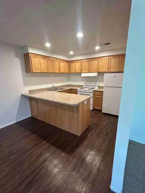 390 Rio Lindo Ave, Chico, CA 95926