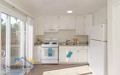 2541 Jefferson St, Carlsbad, CA 92008