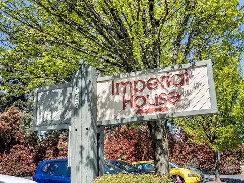 957 NE 122nd Ave, Portland, OR 97230