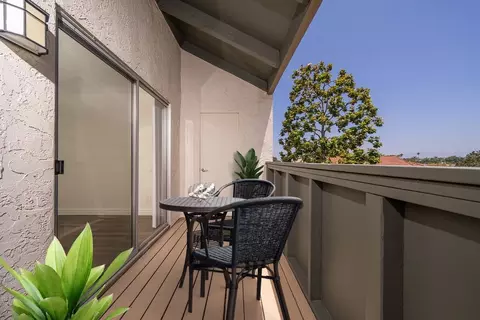 311 Weston Cir, Vista, CA 92083