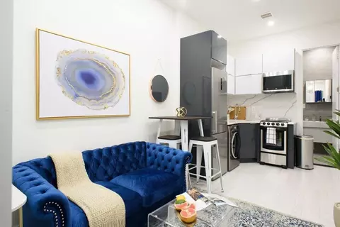 E 78th St, New York, NY 10075