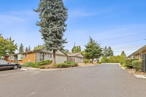15340 SE Stark St, Portland, OR 97233