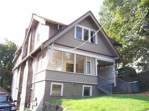2107 NE 54th St, Seattle, WA 98105