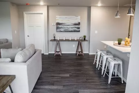 45 W Jefferson St, Waterloo, IA 50701
