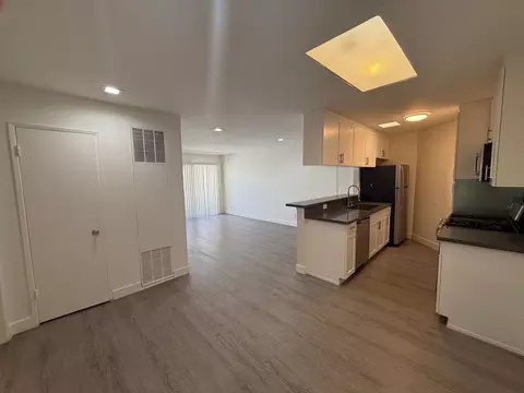1525 N Kenmore Ave, Los Angeles, CA 90027