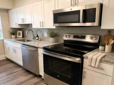 11686 S Laurel Dr, Laurel, MD 20708 photo 3
