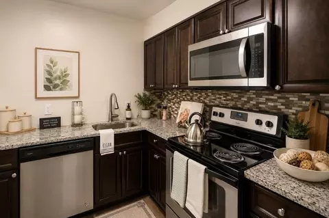 11686 S Laurel Dr, Laurel, MD 20708 photo 4