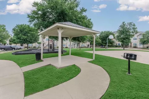 3110 S Cockrell Hill Rd, Dallas, TX 75236