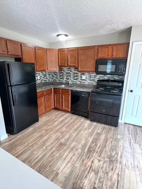 10196 Squire Meadows Dr, Lakeshire, MO 63123