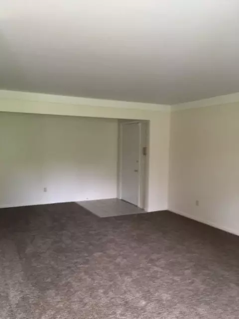 Fox Hills Dr N, Bloomfield Hills, MI 48304