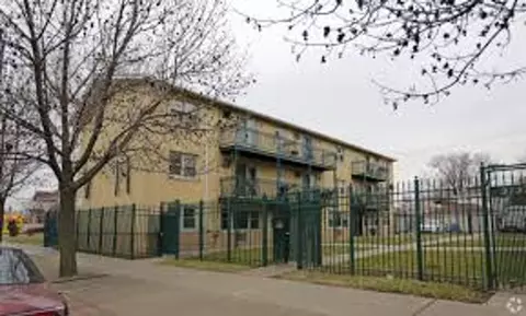 3731 W 63rd St, Chicago, IL 60629