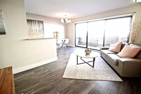 4914 Grand Ave, Kansas City, MO 64112