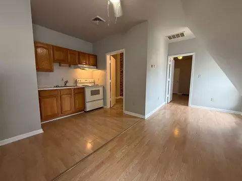 1718 E Lafayette Pl, Milwaukee, WI 53202