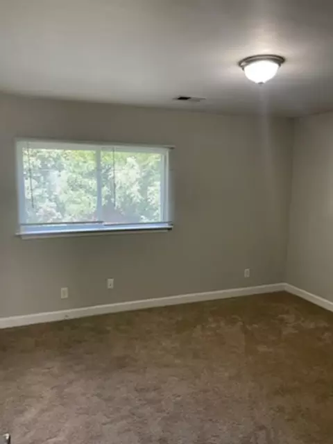 912 Rowan St, Charlotte, NC 28208