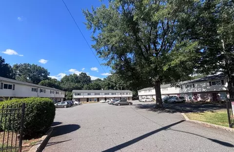 912 Rowan St, Charlotte, NC 28208