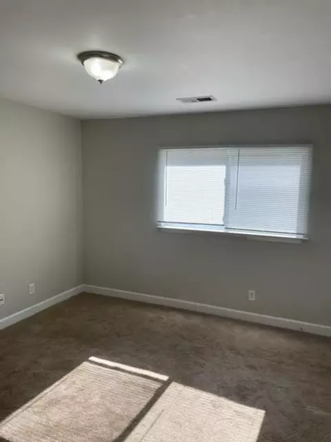 912 Rowan St, Charlotte, NC 28208