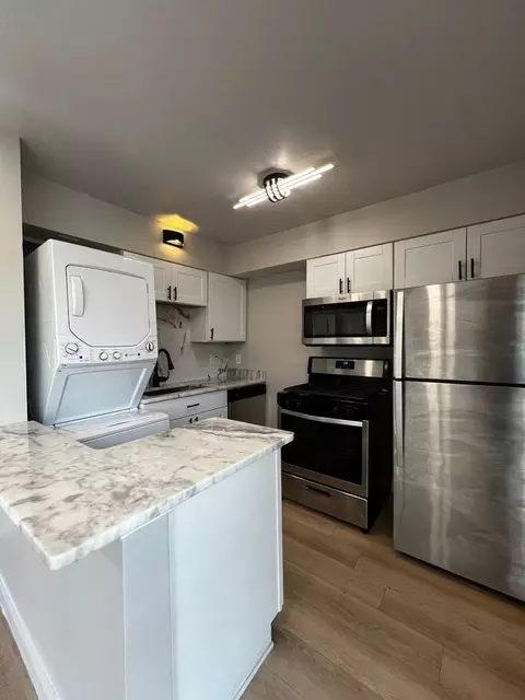 1030 Poplar Ave, Memphis, TN 38105
