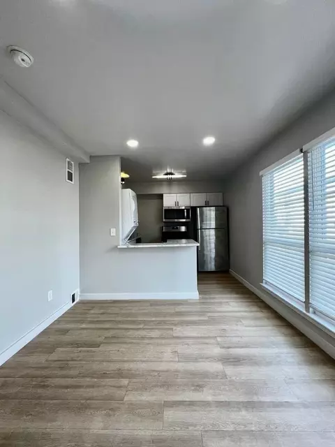 1030 Poplar Ave, Memphis, TN 38105
