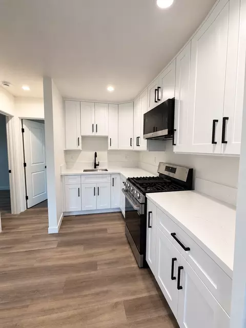 24810 Newhall Ave, Newhall, CA 91321