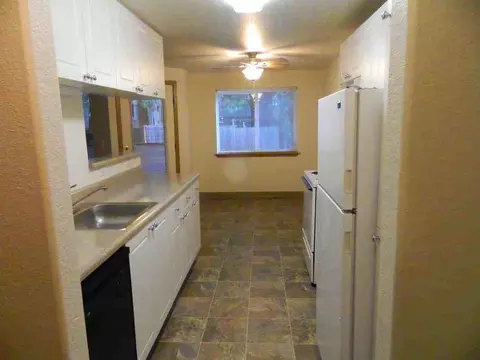 838 SE Cochran Dr, Gresham, OR 97080 photo 5