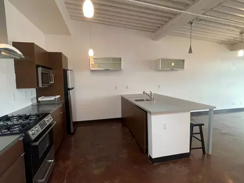 701 Shadow Ln, Las Vegas, NV 89106
