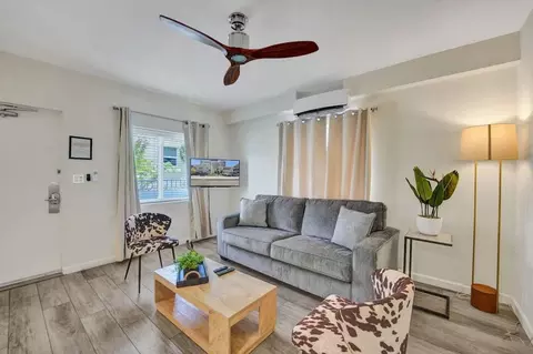 3020 Seville St, Fort Lauderdale, FL 33304