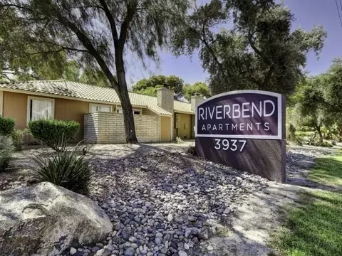 3937 Spencer St, Paradise, NV 89119
