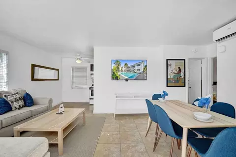 335 Desoto St, Hollywood, FL 33019