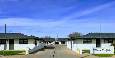 500 W 4th St, Idalou, TX 79329
