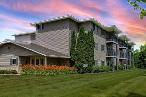 1900 Aspen Dr, Hudson, WI 54016