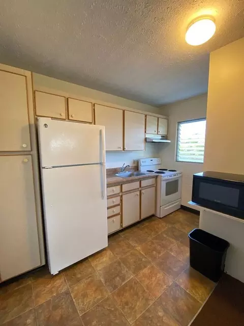 320 Iliahi St, Hilo, HI 96720