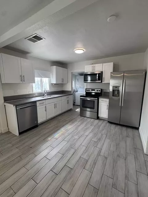 1422 S Casino Center Blvd, Las Vegas, NV 89104