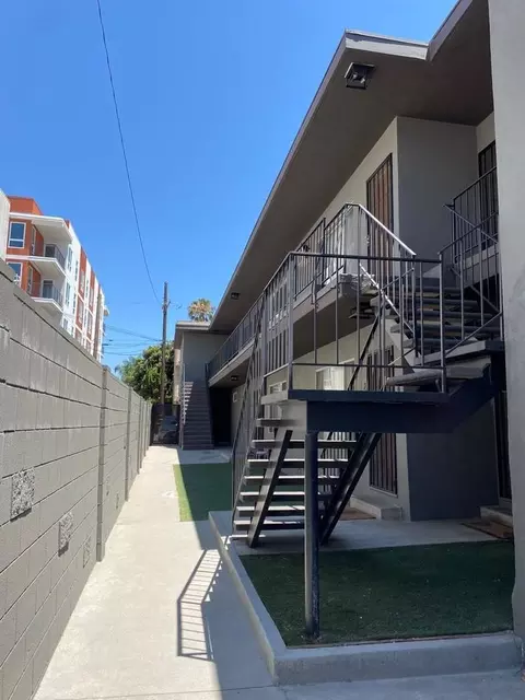 1562 Barry Ave, Los Angeles, CA 90025