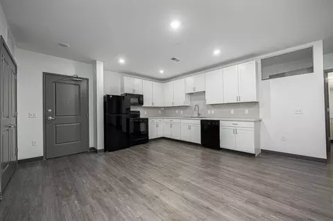 366 E Broad St, Columbus, OH 43215