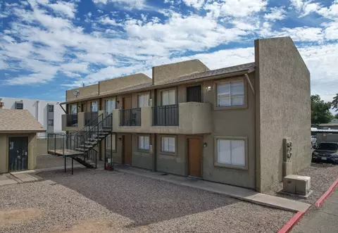 2233 N 36th St, Phoenix, AZ 85008