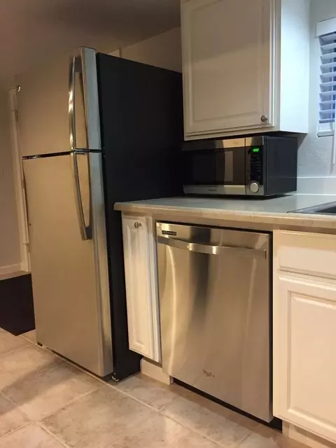 150 W 10th St, Reno, NV 89503