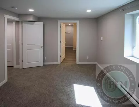 4210 Davenport St, Omaha, NE 68131 photo 17