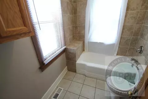 4210 Davenport St, Omaha, NE 68131 photo 14