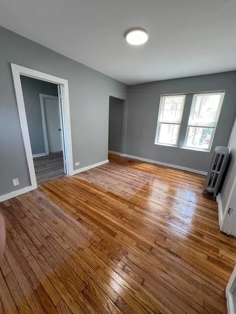 348 W 74th St, Chicago, IL 60621