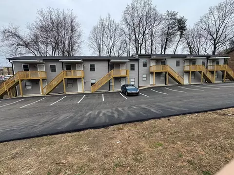 4233 Brownsboro Rd, Winston Salem, NC 27106