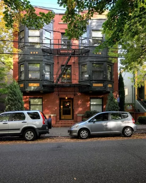 814 NW 22nd Ave, Portland, OR 97210