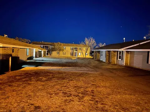 1100 S Main St, Shamrock, TX 79079